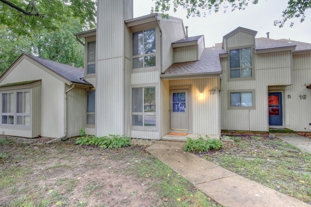 Property Photo:  17 Colony West Drive 17  IL 61820 