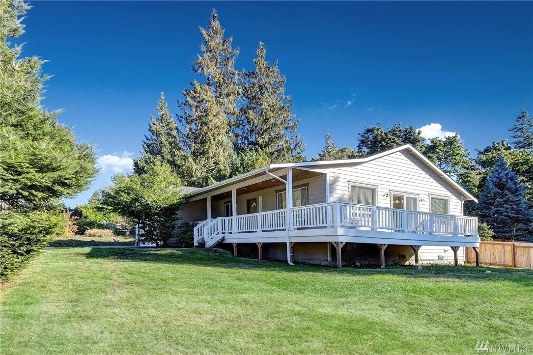 Property Photo:  1844  Elhardt Street  WA 98282 