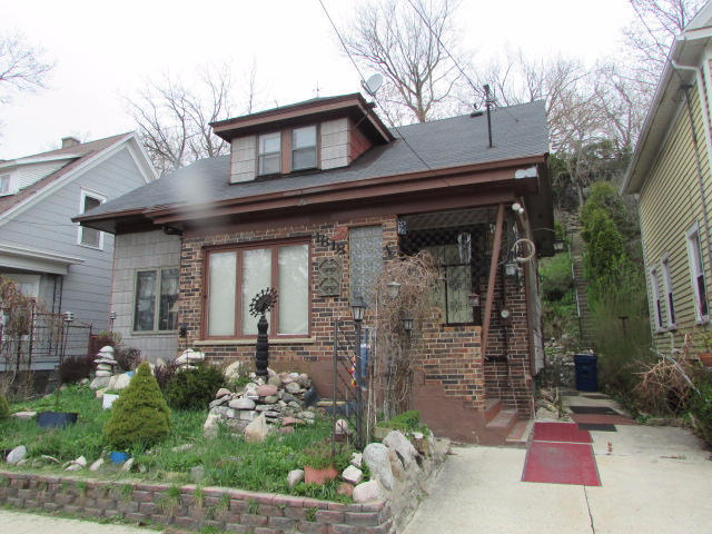 Property Photo:  1818 Domanik Dr  WI 53404-2906 