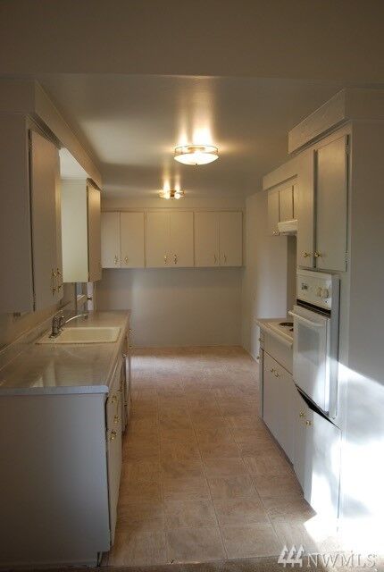 Property Photo: 1025 166th Ave SE WA 98008