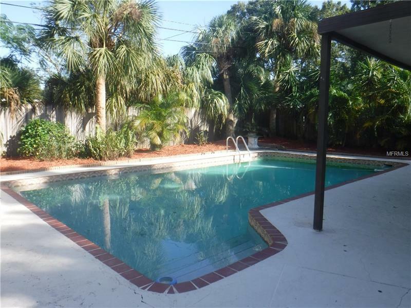 Property Photo: 7119 14th Street N FL 33702