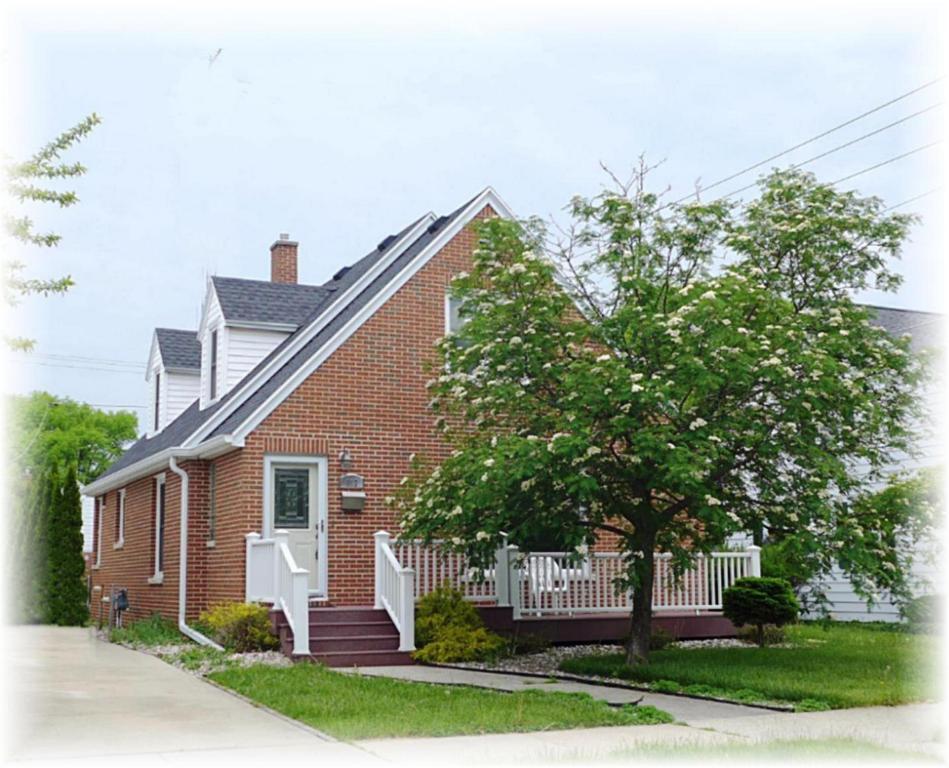 Property Photo: 612 William St WI 53402-4234