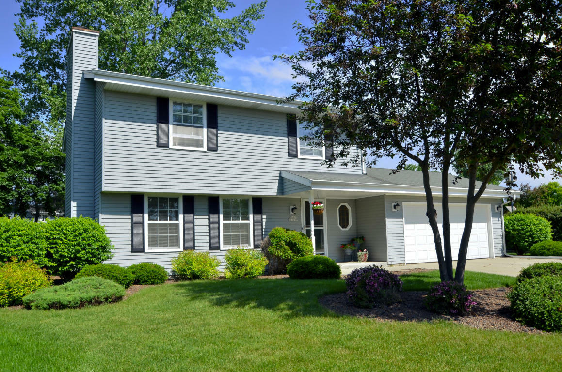 Property Photo: W203n17084 Willow Ridge Dr WI 53037