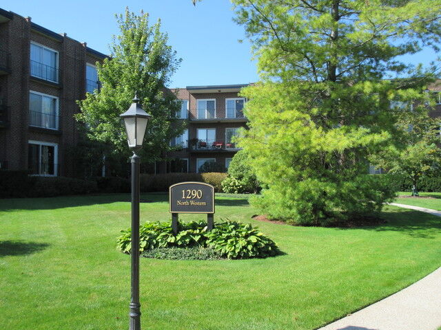 Property Photo: 1290 Western Avenue 110 IL 60045