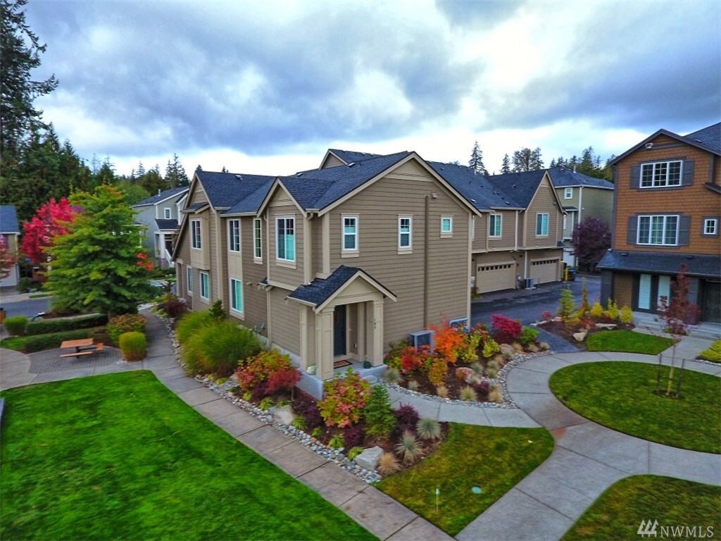 Property Photo: 7426 Better Way Loop SE 105 WA 98065