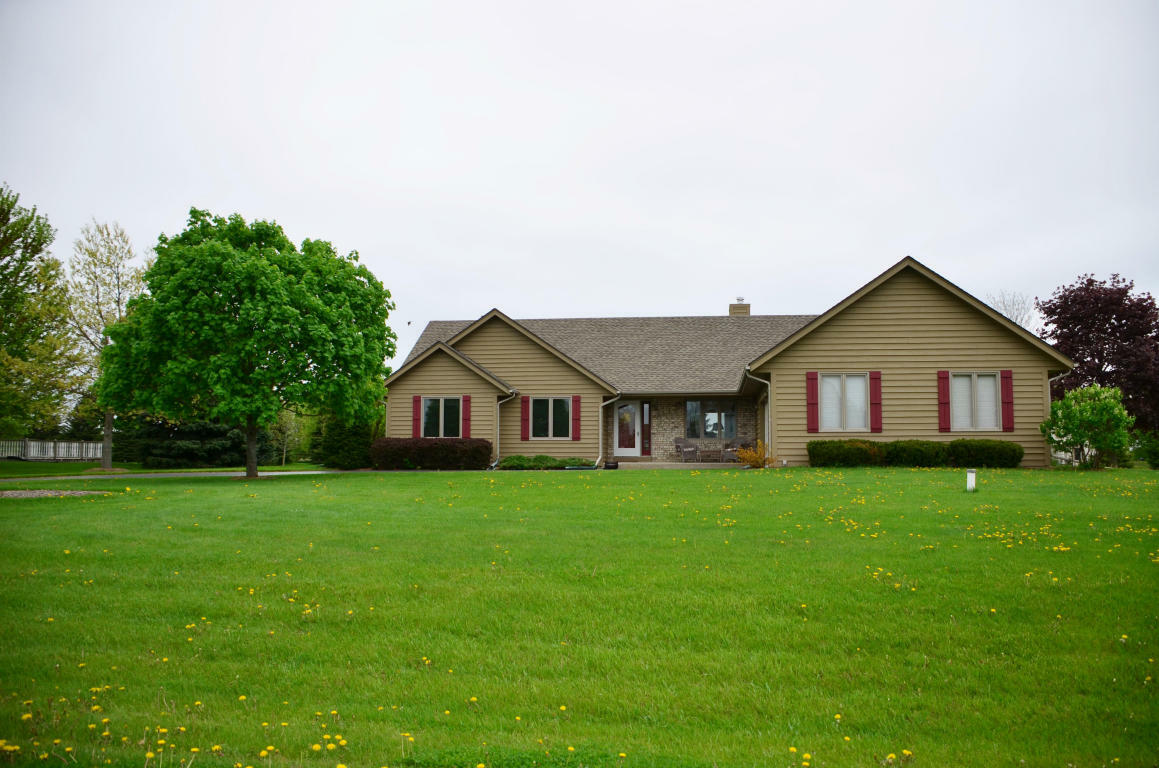 Property Photo: 1535 N Riverline Dr WI 53066