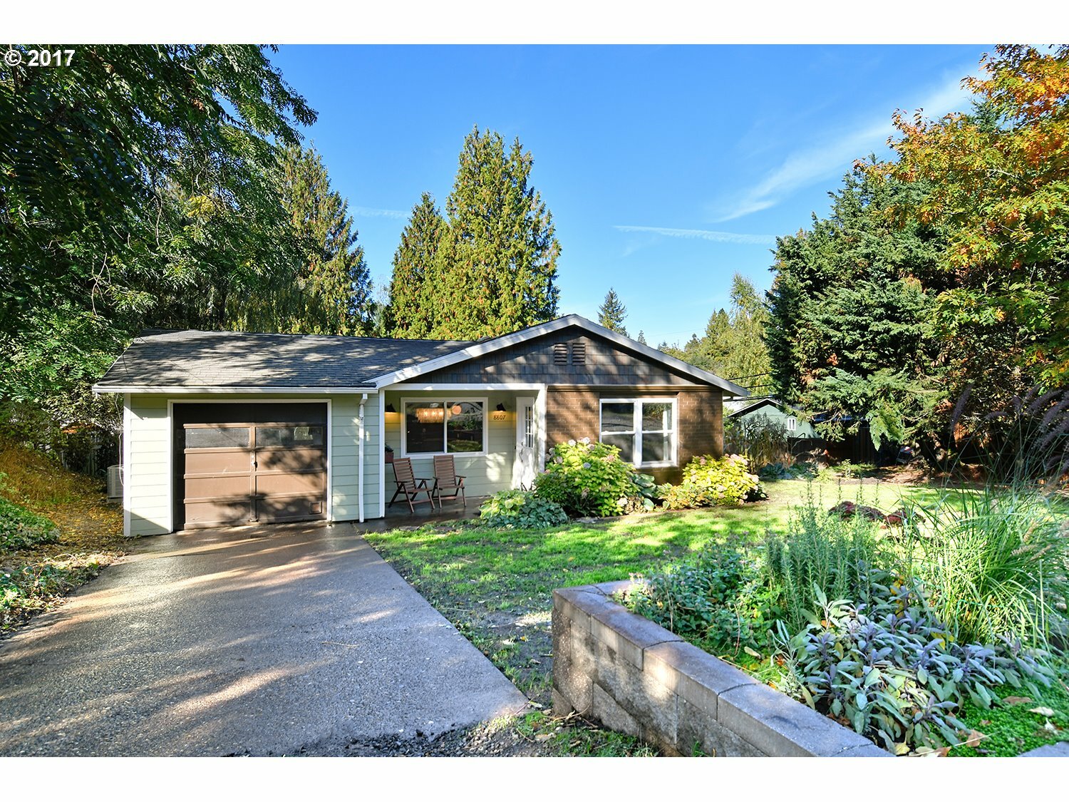 Property Photo: 8807 SW 8th Ave OR 97219
