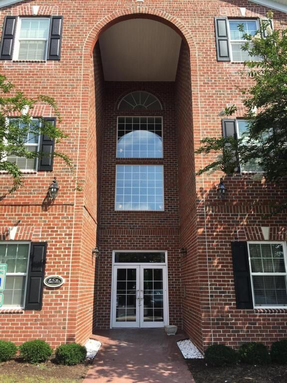 Property Photo: 1479 Cambridge Lakes Drive 104 SC 29464