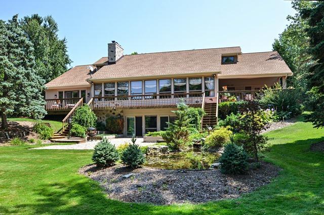 Property Photo: 9479 N River Bend Ct WI 53217