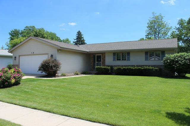 Property Photo: 121 Winter Ln WI 53086-9664