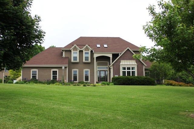 Property Photo: 1384 Windy Knoll Dr WI 53033-9310