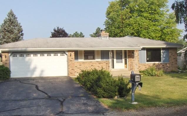 Property Photo:  638 Rivermoor Dr  WI 53185 