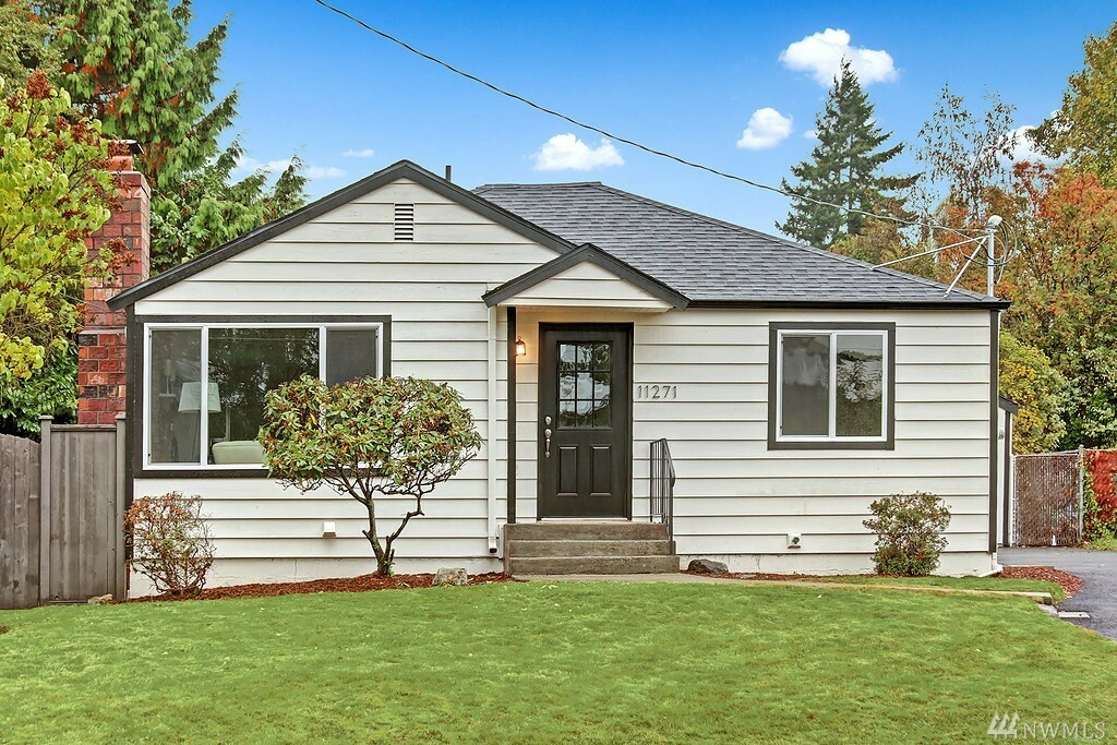 Property Photo:  11271 35th Ave SW  WA 98146 