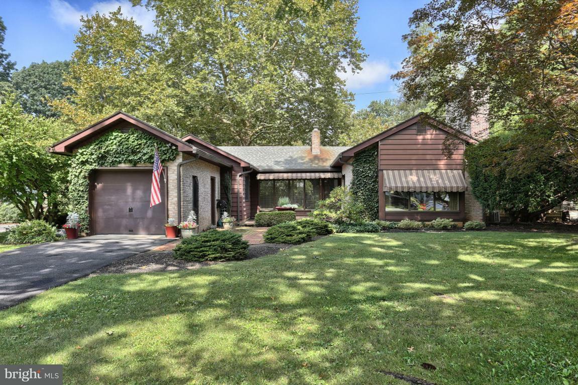 Property Photo: 1617 Oak Street PA 17042