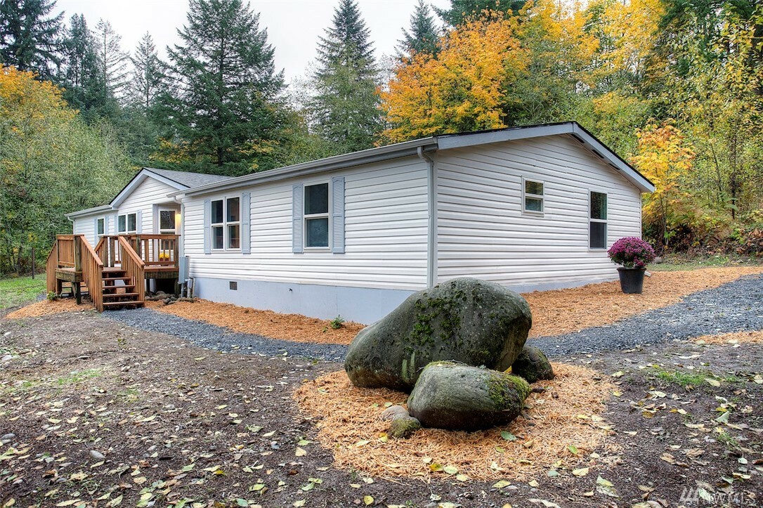 Property Photo:  2714 366 St Ct E  WA 98580 