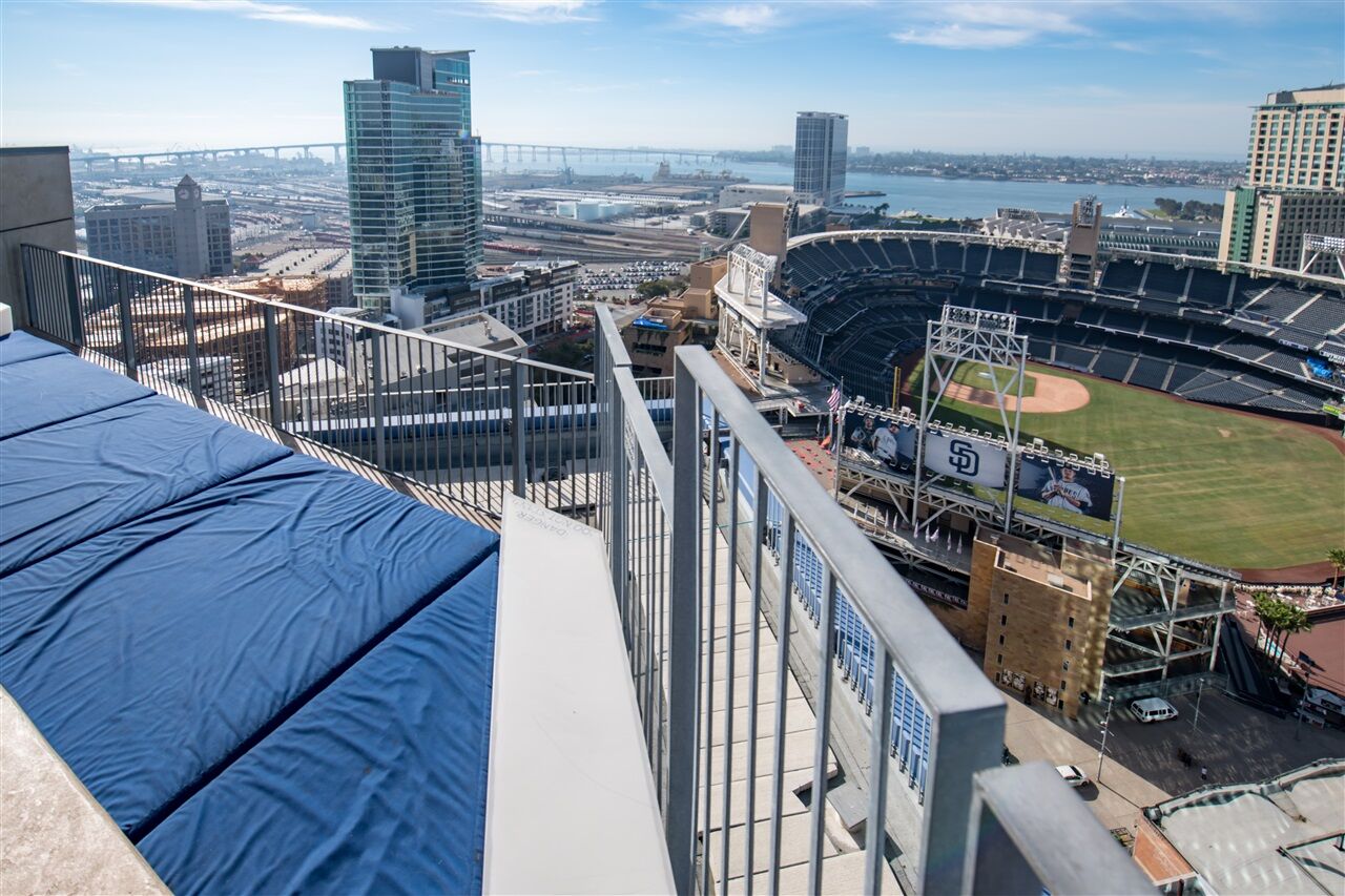 Property Photo:  321 10th Ave 607  CA 92101 