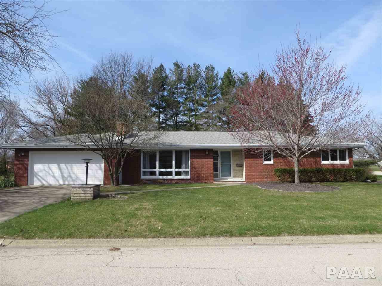 Property Photo: 129 W Crestwood IL 61550
