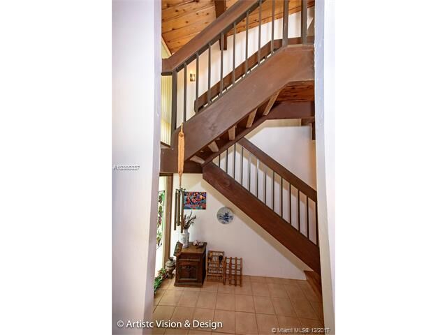 Property Photo: 19312 NE 26th Ave 172D FL 33180