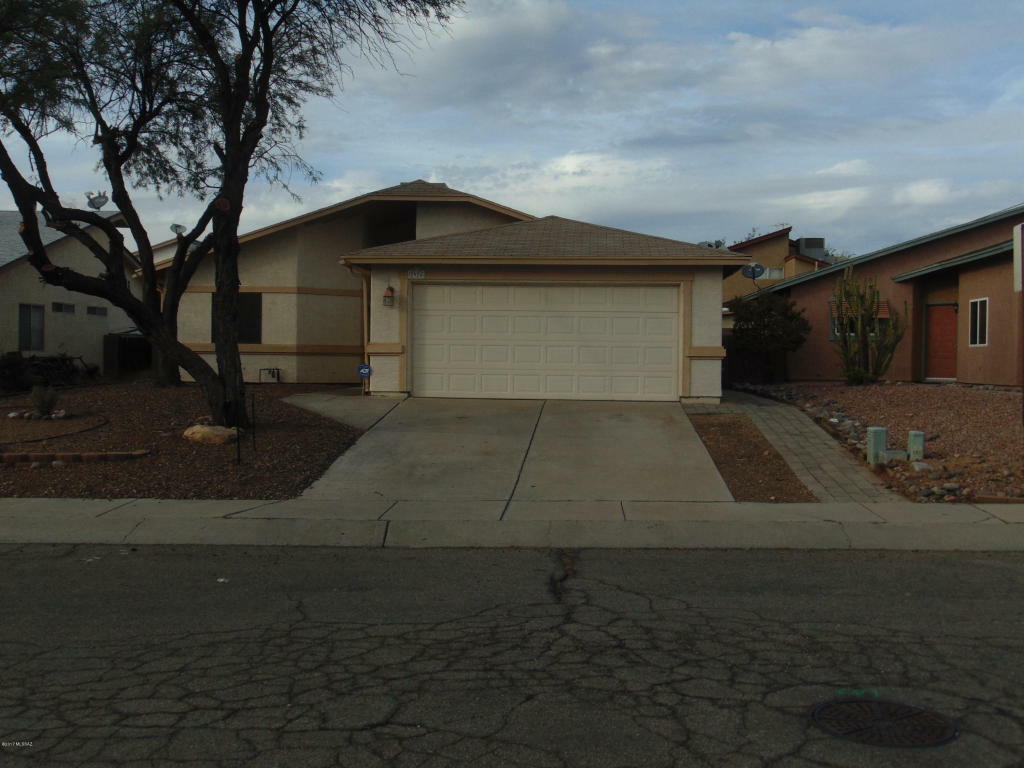 Property Photo:  2924 W Yorkshire Street  AZ 85742 