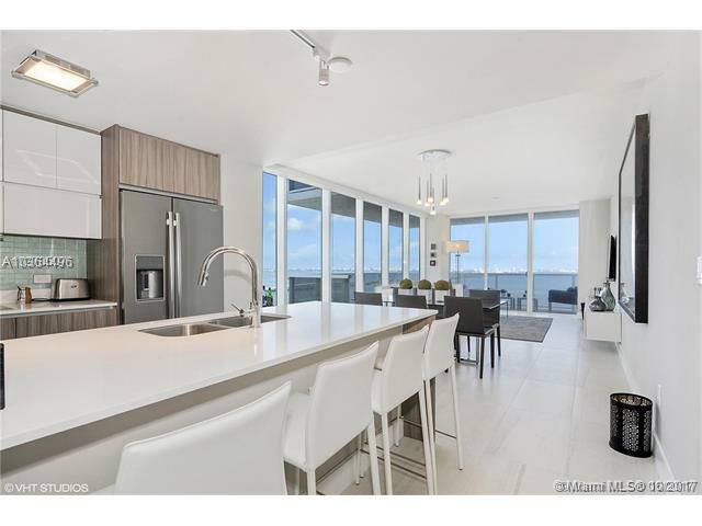 Property Photo:  600 NE 27th St 2801  FL 33137 
