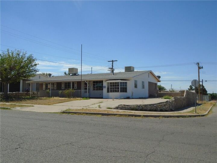 221 De Leon Dr. Drive  El Paso TX 79912 photo