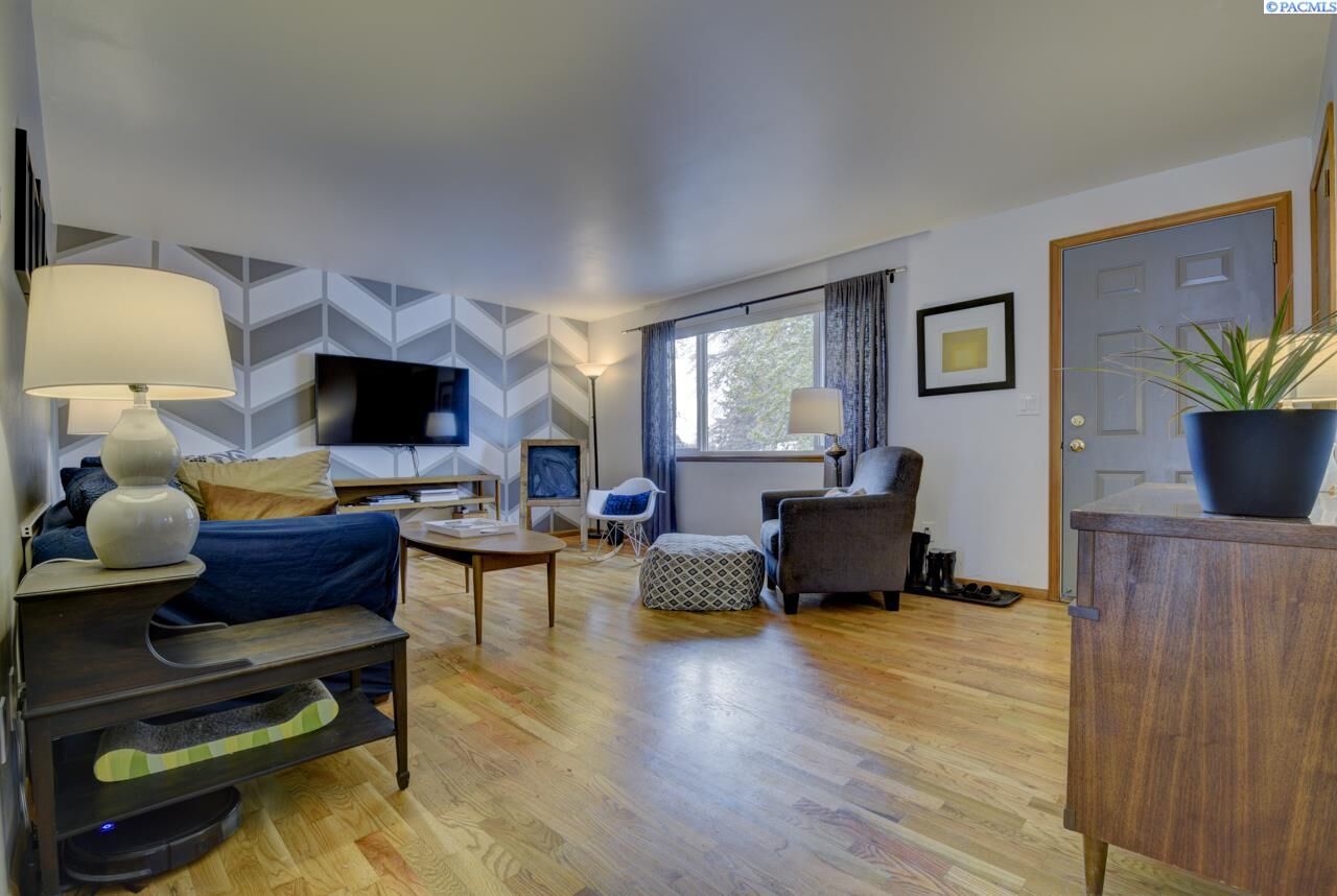 Property Photo:  1430 NW Douglas Dr.  WA 99163 