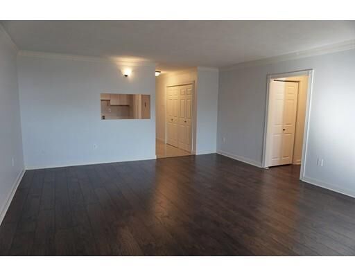 Property Photo:  8 Whittier Pl 18F  MA 02114 