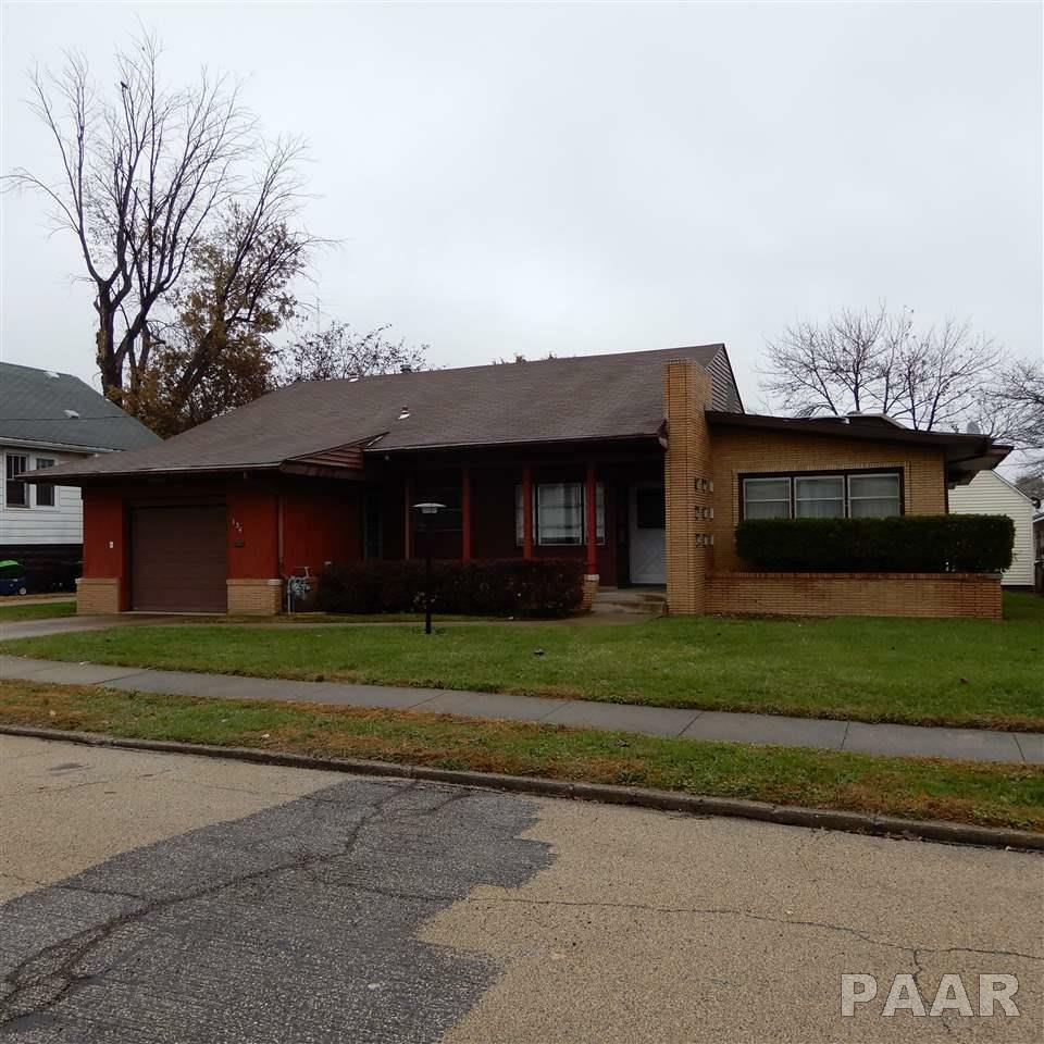 Property Photo:  134 Pershing  IL 61611 