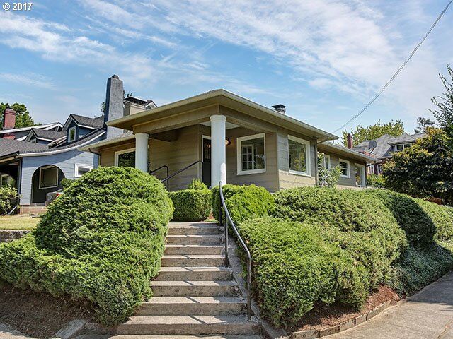 Property Photo:  3904 NE Laddington Ct  OR 97232 