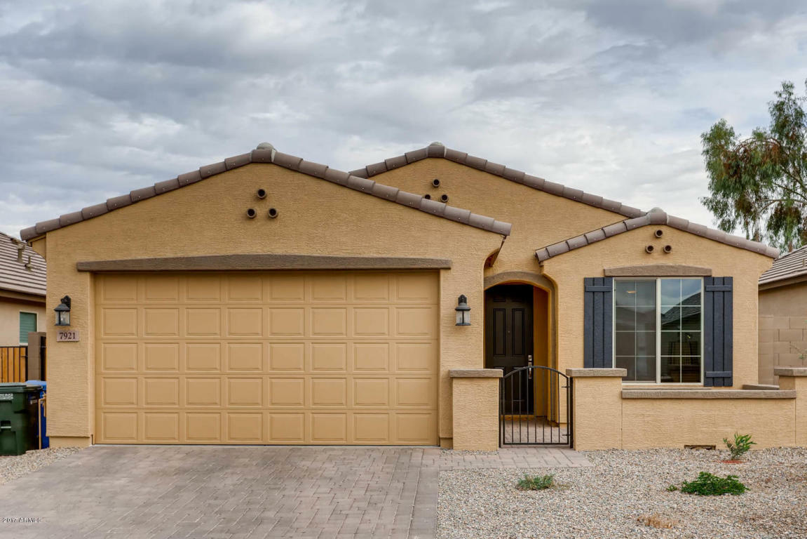 Property Photo: 7921 S 25th Place AZ 85042