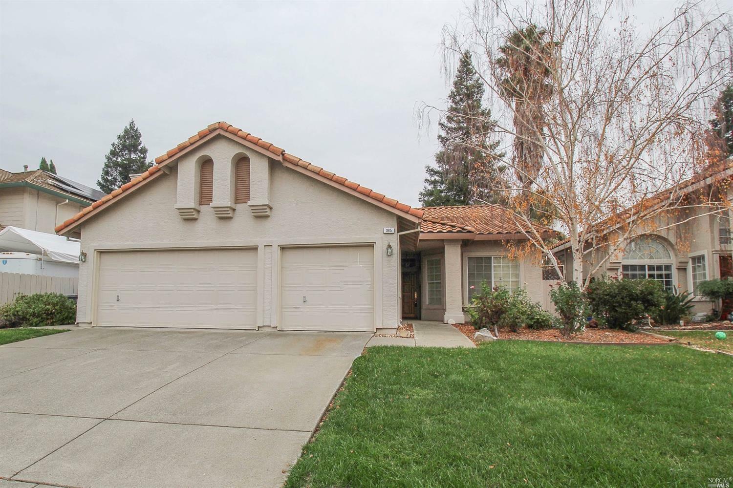 Property Photo:  385 Sussex Circle  CA 95687 