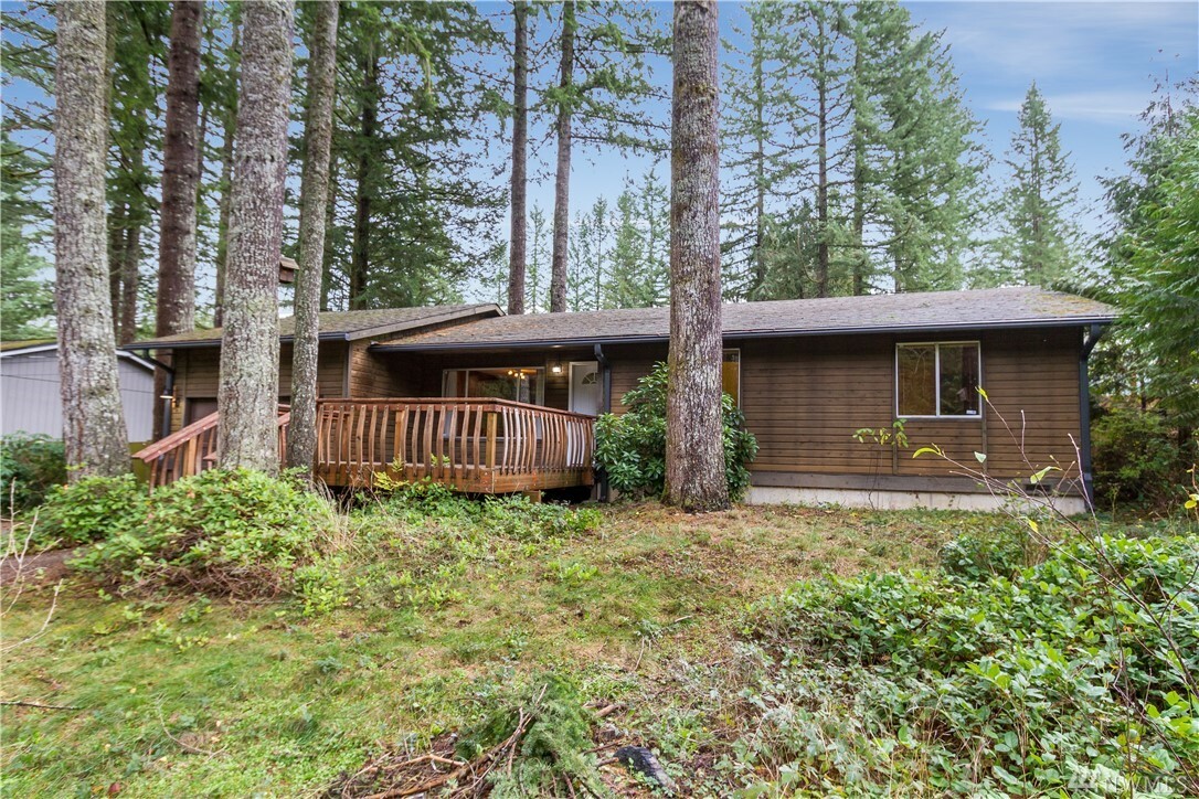 Property Photo:  16860 427th Place SE  WA 98045 