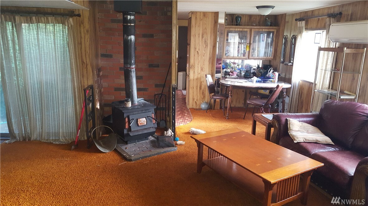 Property Photo: 528 Kodiak Ave WA 98282