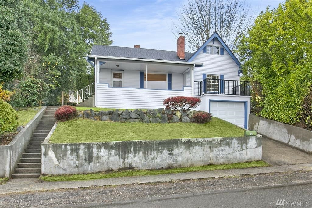 Property Photo:  307 S Summit Ave  WA 98312 