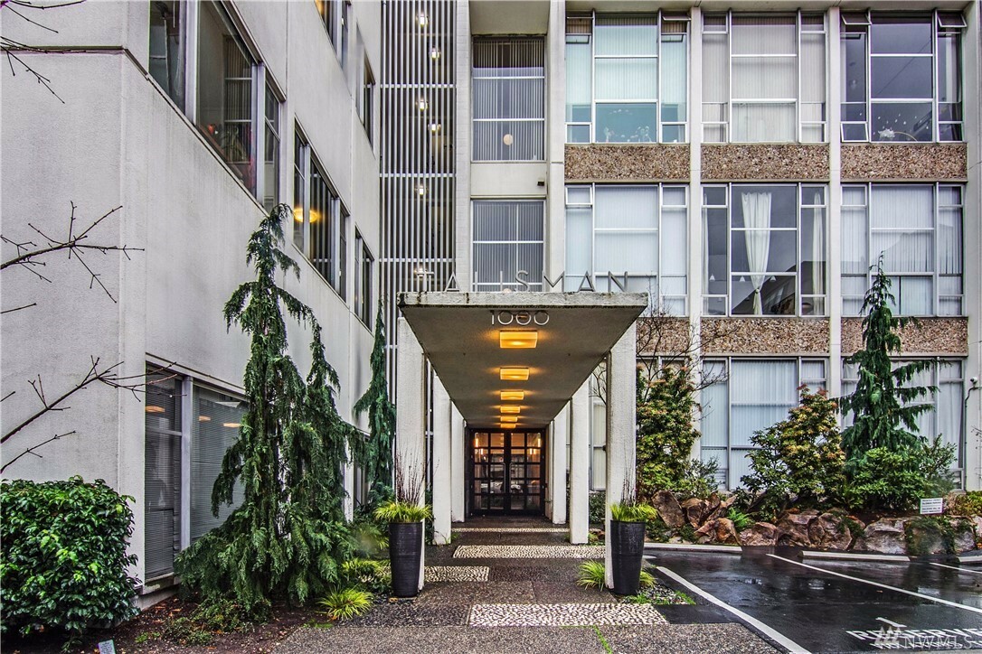 Property Photo:  1000 Union St 107  WA 98101 