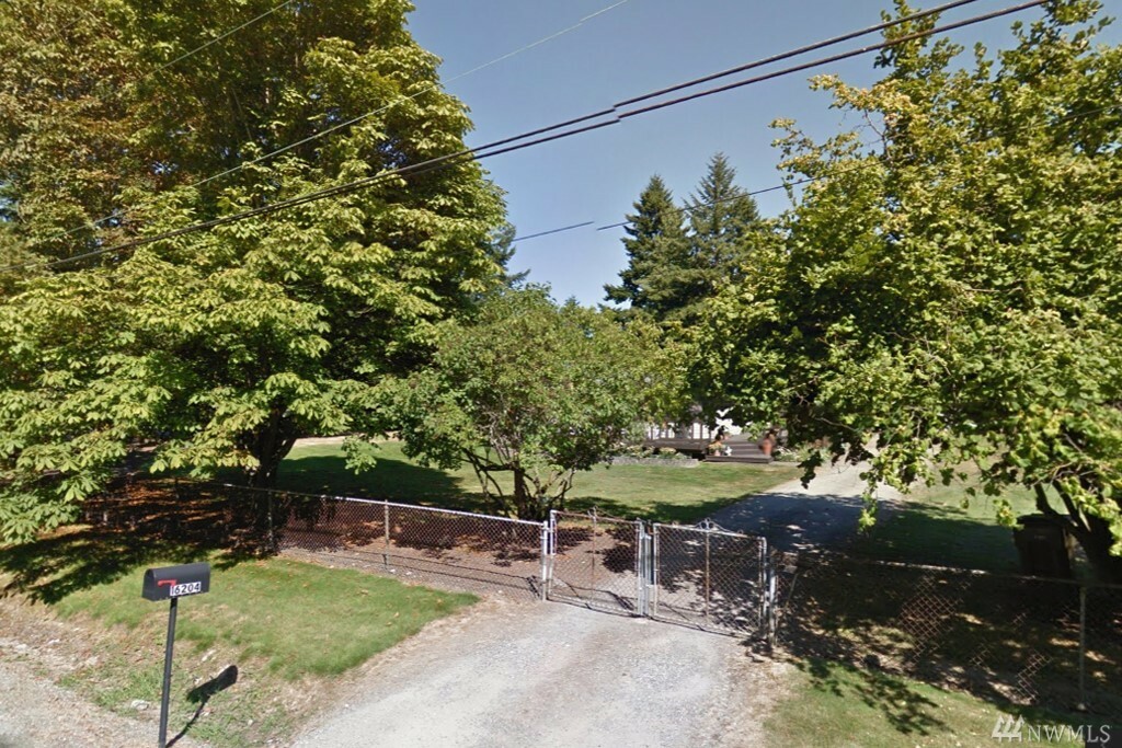 Property Photo: 16204 114th Ave SE WA 98055