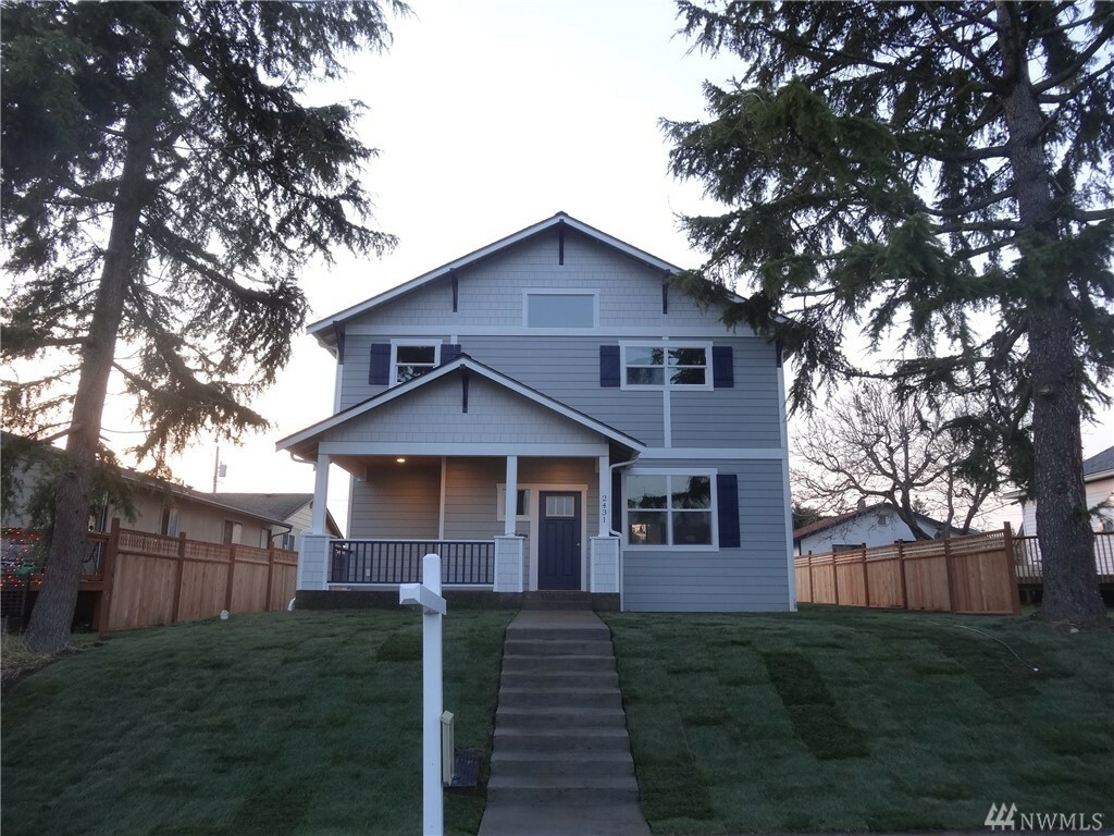 Property Photo:  2431 Grant St  WA 98225 