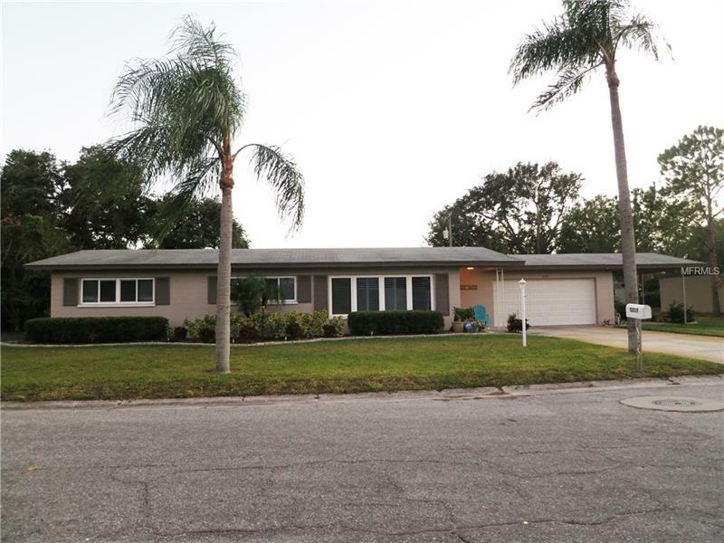 Property Photo:  5217 6th Avenue Drive W  FL 34209 