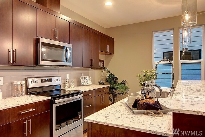 Property Photo: 17811 19th Ave W 34 WA 98037