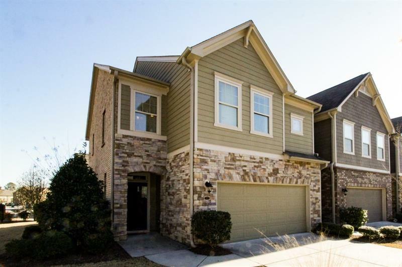Property Photo: 2135 Knoll Place NE 30329