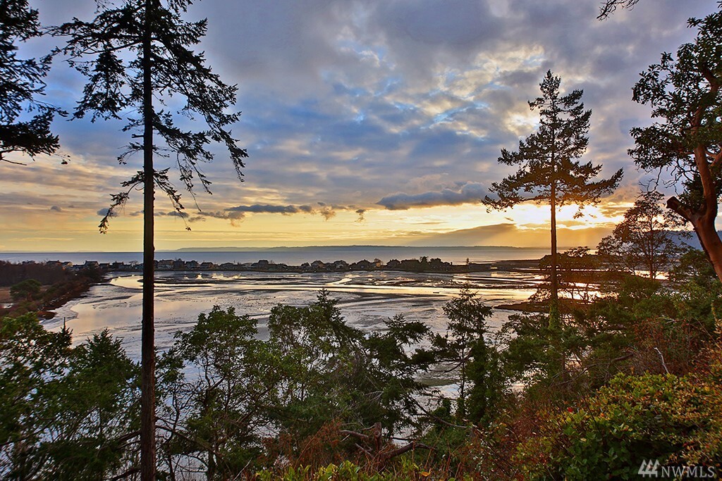 Property Photo:  2486 Soundview Dr  WA 98260 