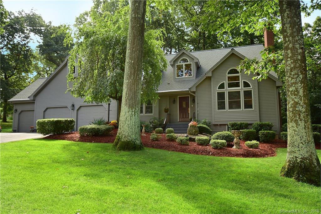 Property Photo: 3 Ellridge Place CT 06029
