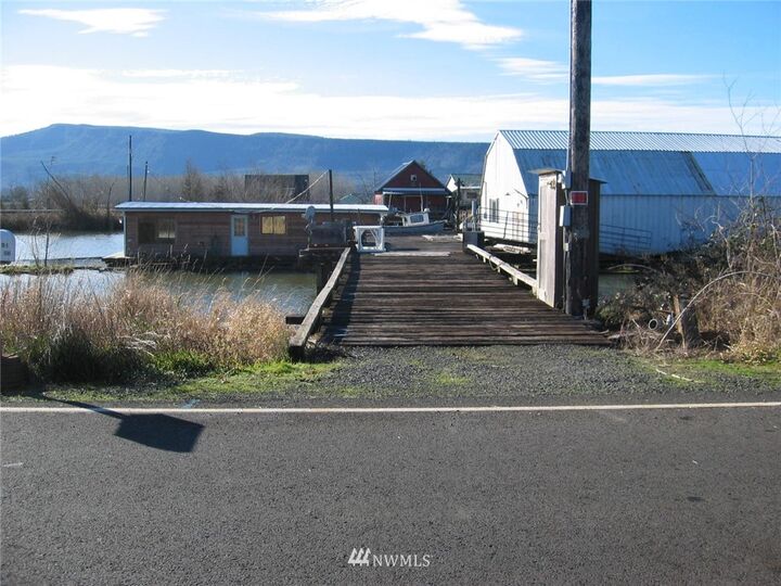 Property Photo:  258 W Little Island Road  WA 98612 