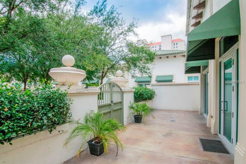 Property Photo:  450 Knights Run Avenue 409  FL 33602 