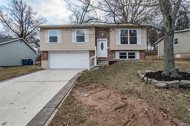 Property Photo: 814 Locust Street 63028