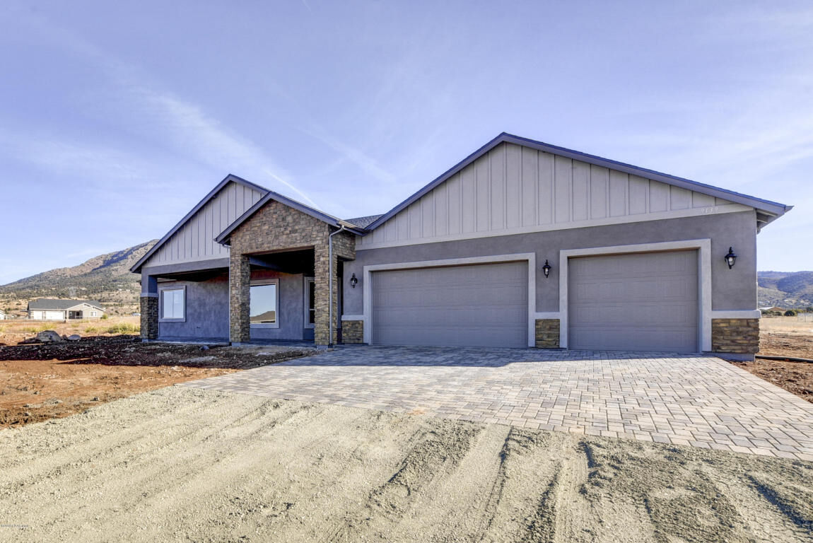 Property Photo:  9139 N Legend Court  AZ 86315 
