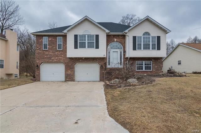 Property Photo: 206 Forest Ridge Court IL 62034