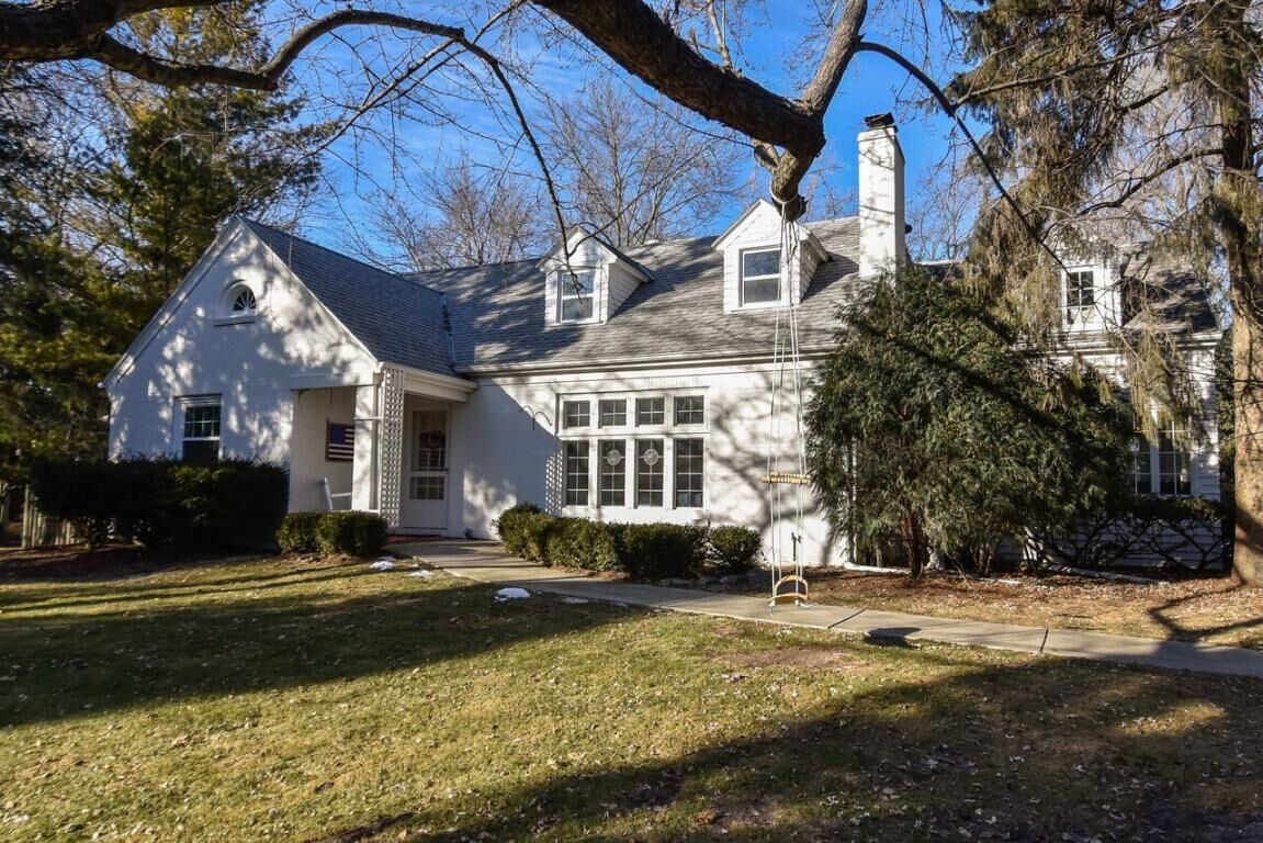 Property Photo:  830 E Fairy Chasm Rd  WI 53217 