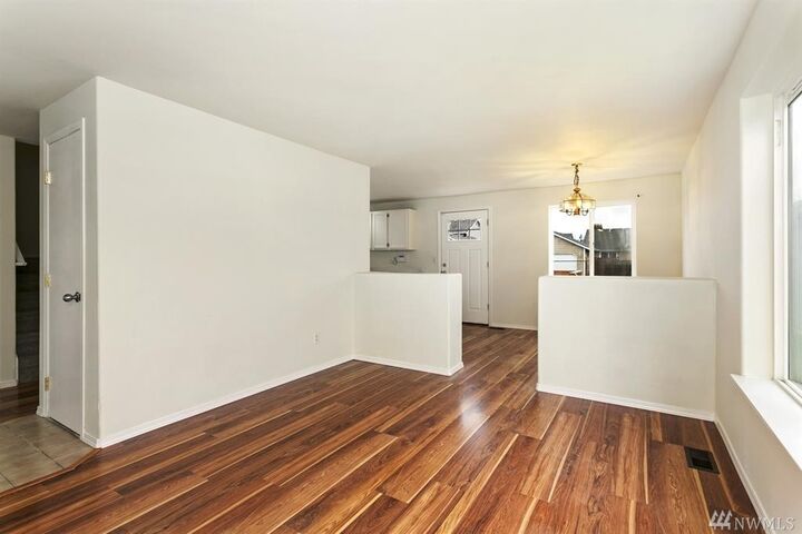 Property Photo:  512 Jordan Rd  WA 98252 