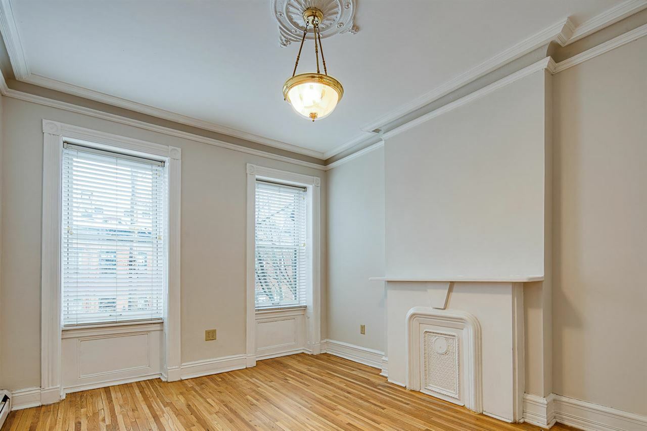 Property Photo:  109 Erie St 2L  NJ 07302 